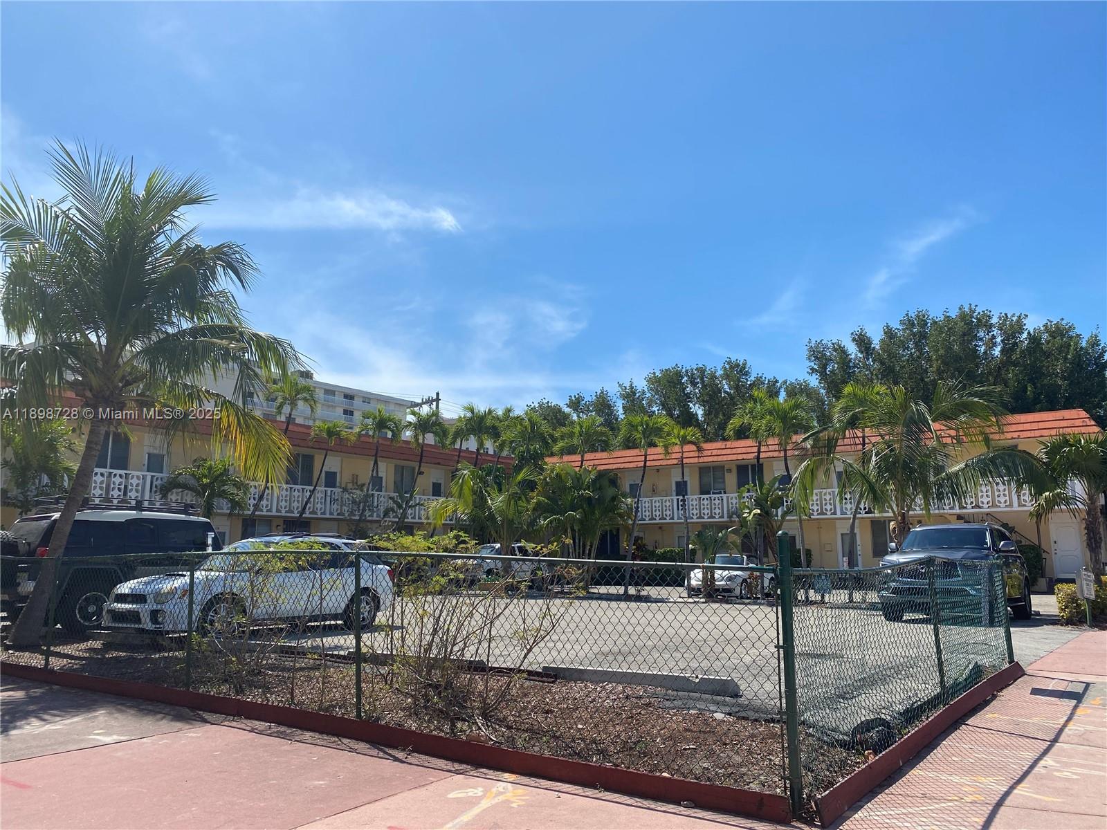 SOUTHERN STAR CONDO - Residential
