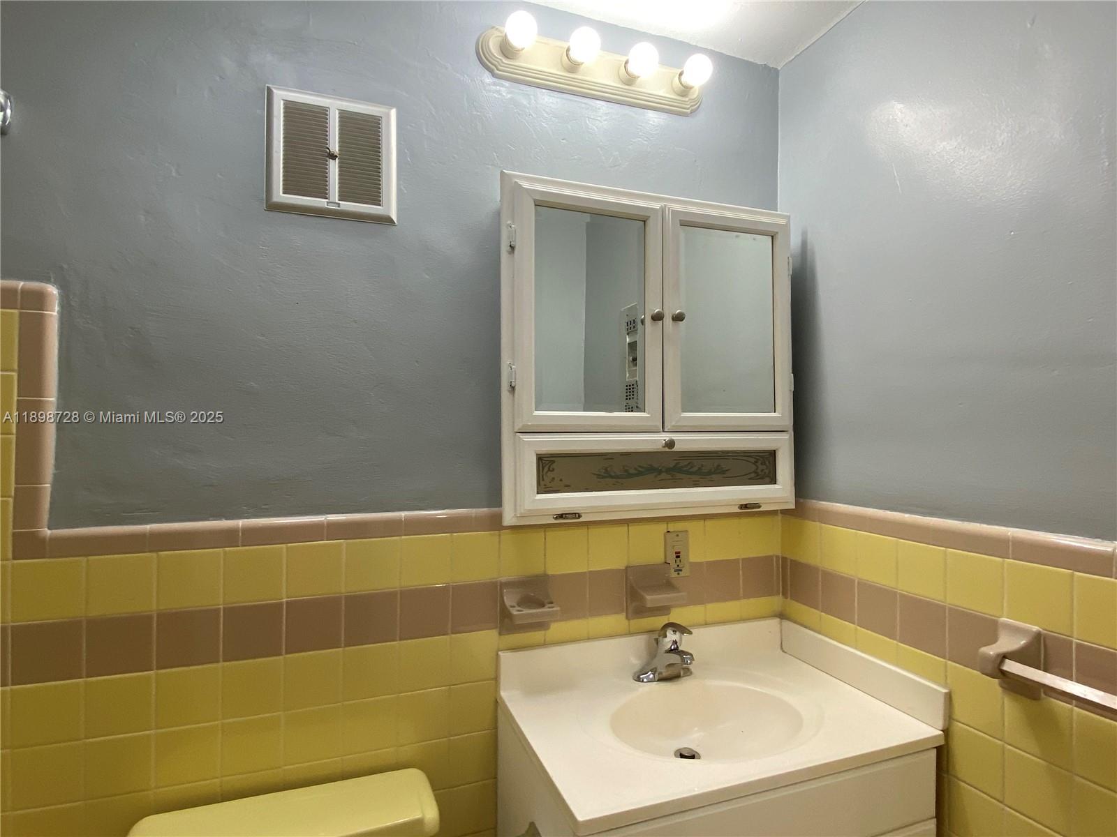SOUTHERN STAR CONDO - Residential