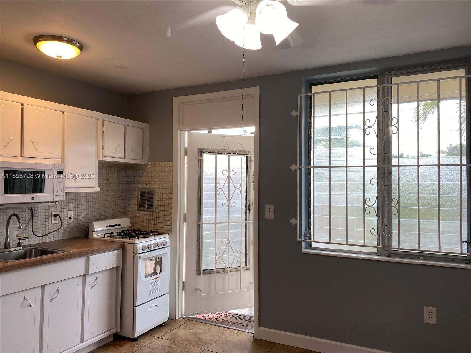 SOUTHERN STAR CONDO - Residential