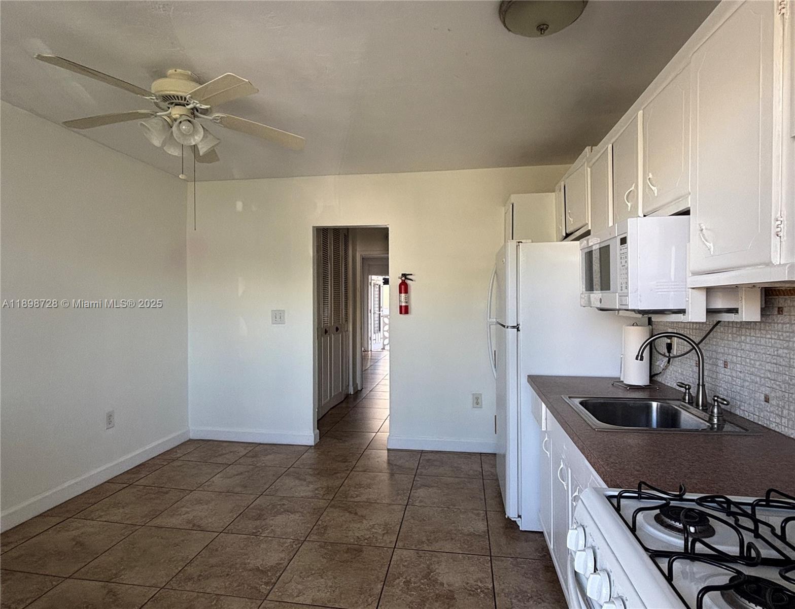 SOUTHERN STAR CONDO - Residential