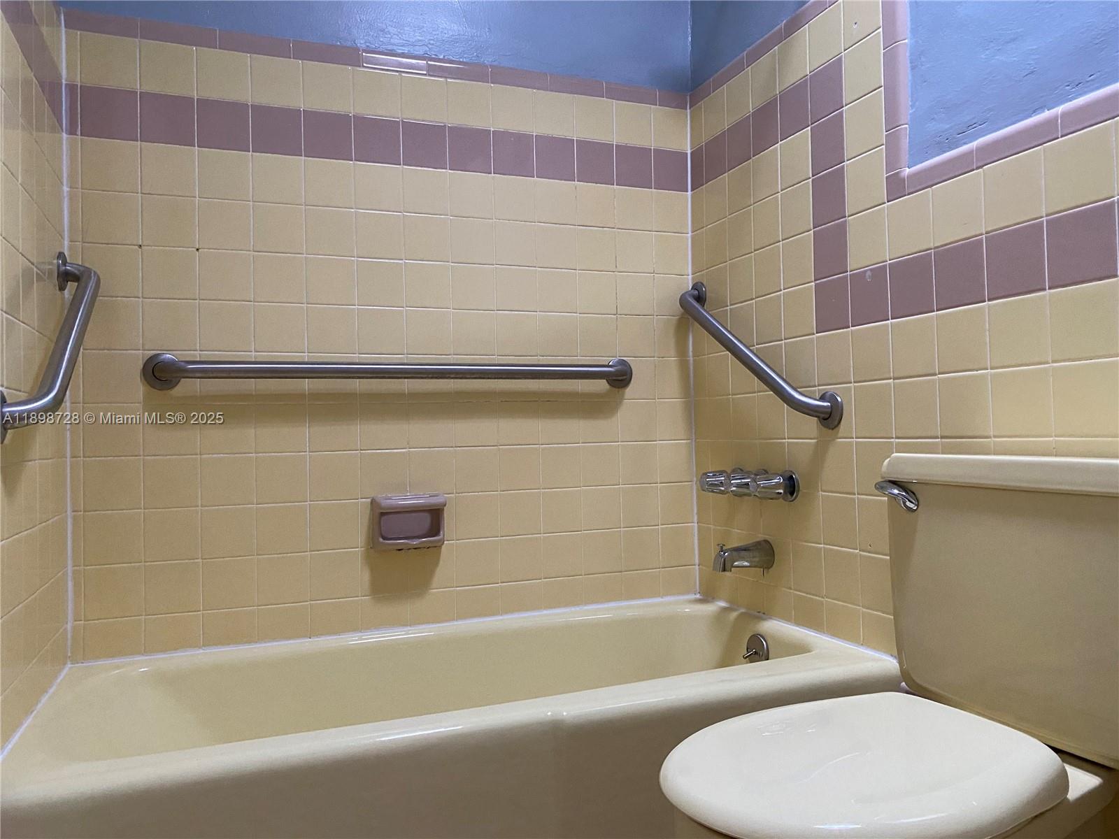 SOUTHERN STAR CONDO - Residential