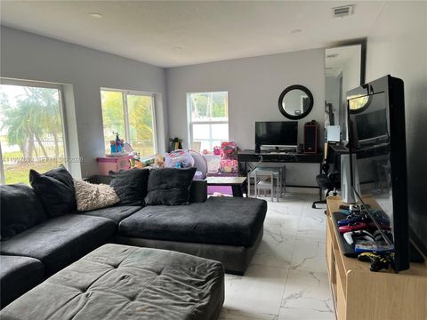 Bostad i Florida 450 NW 4th Ave Homestead FL 33030