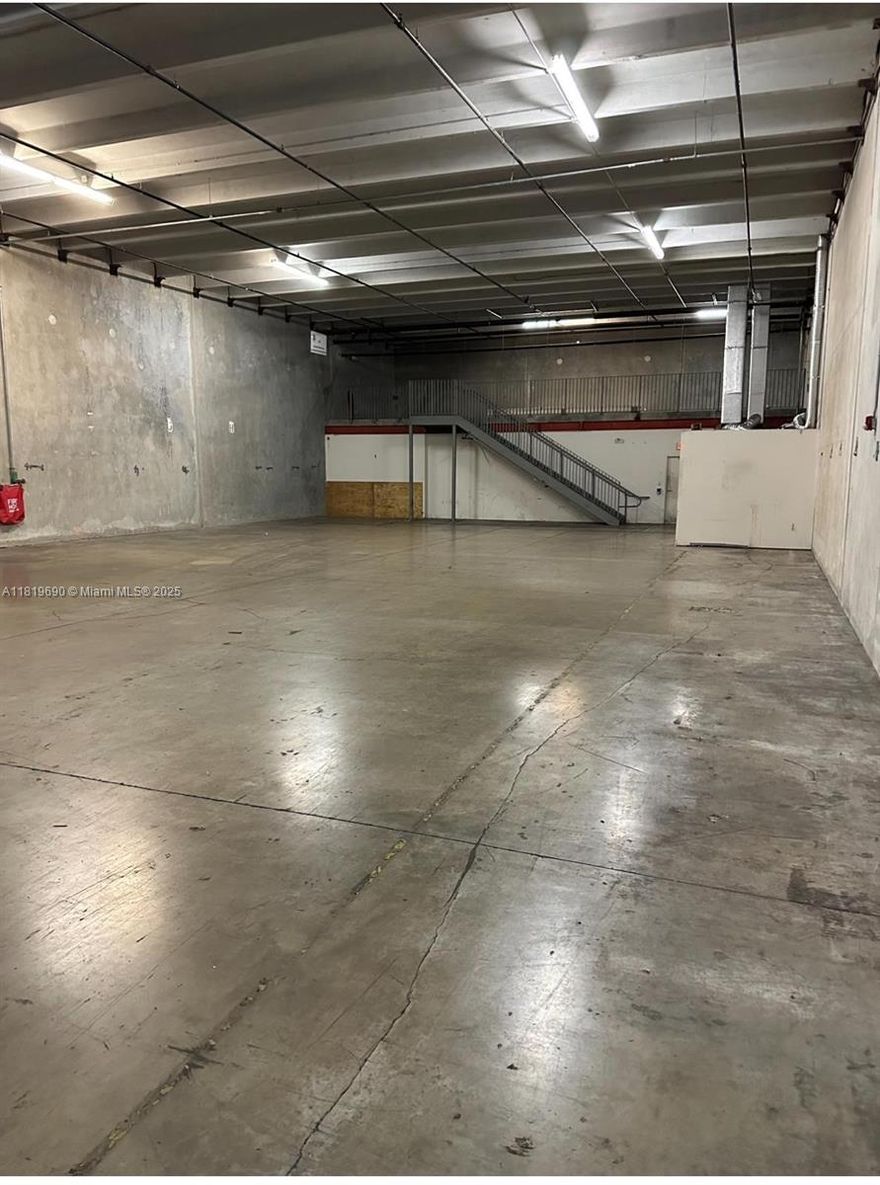 In the Heart Of Doral, a Warehouse space of 8,020 sq. ft. is located, with 1,000 sq. ft. of office space. The ceiling
height is 20 ft—High Dock for two or more Trucks. Prime location. Close to major highways and MIA.