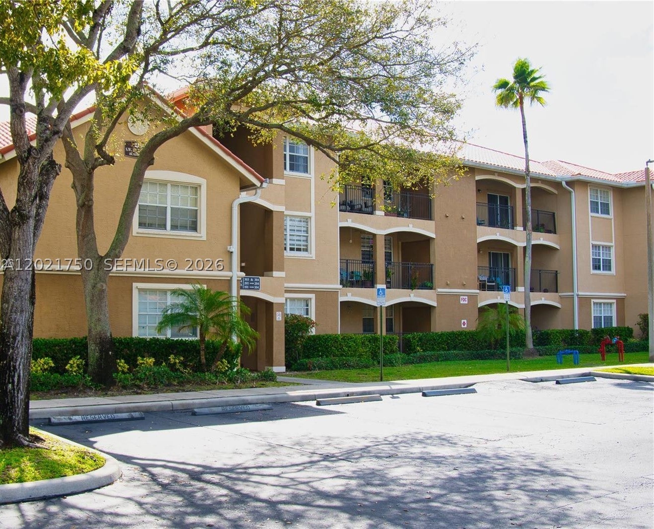 215 SW 117th Ter