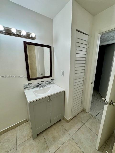 NEWPORT AT LAUDERHILL CON - Residential Lease