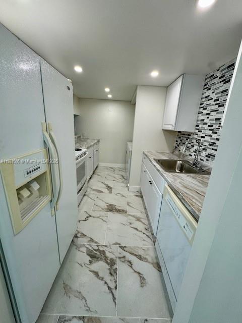 NEWPORT AT LAUDERHILL CON - Residential Lease