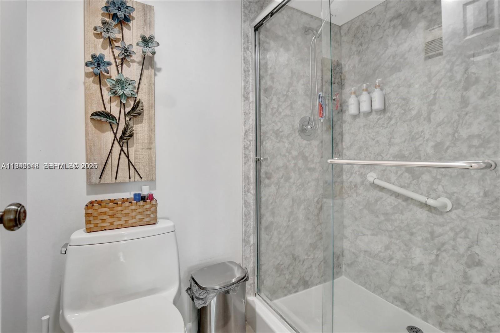 CONDO 16 OF WHITEHALL CON - Residential