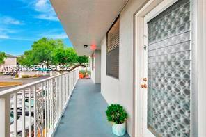 CONDO 16 OF WHITEHALL CON - Residential