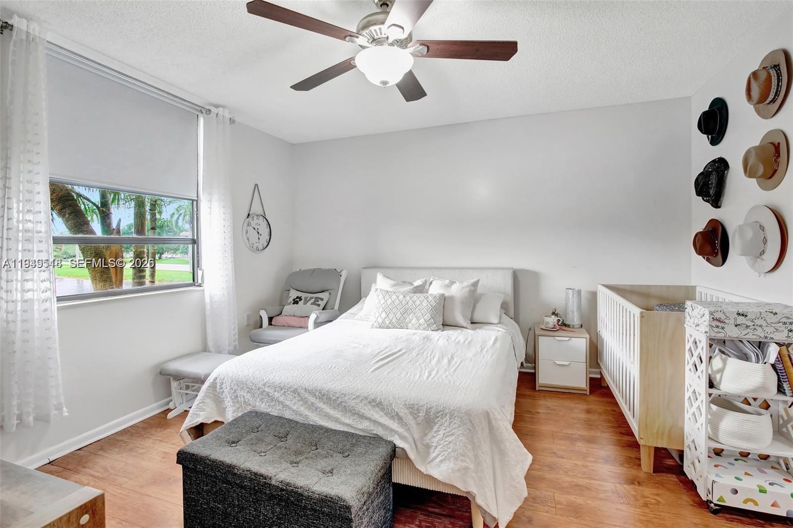 CONDO 16 OF WHITEHALL CON - Residential