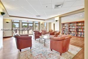 CONDO 16 OF WHITEHALL CON - Residential