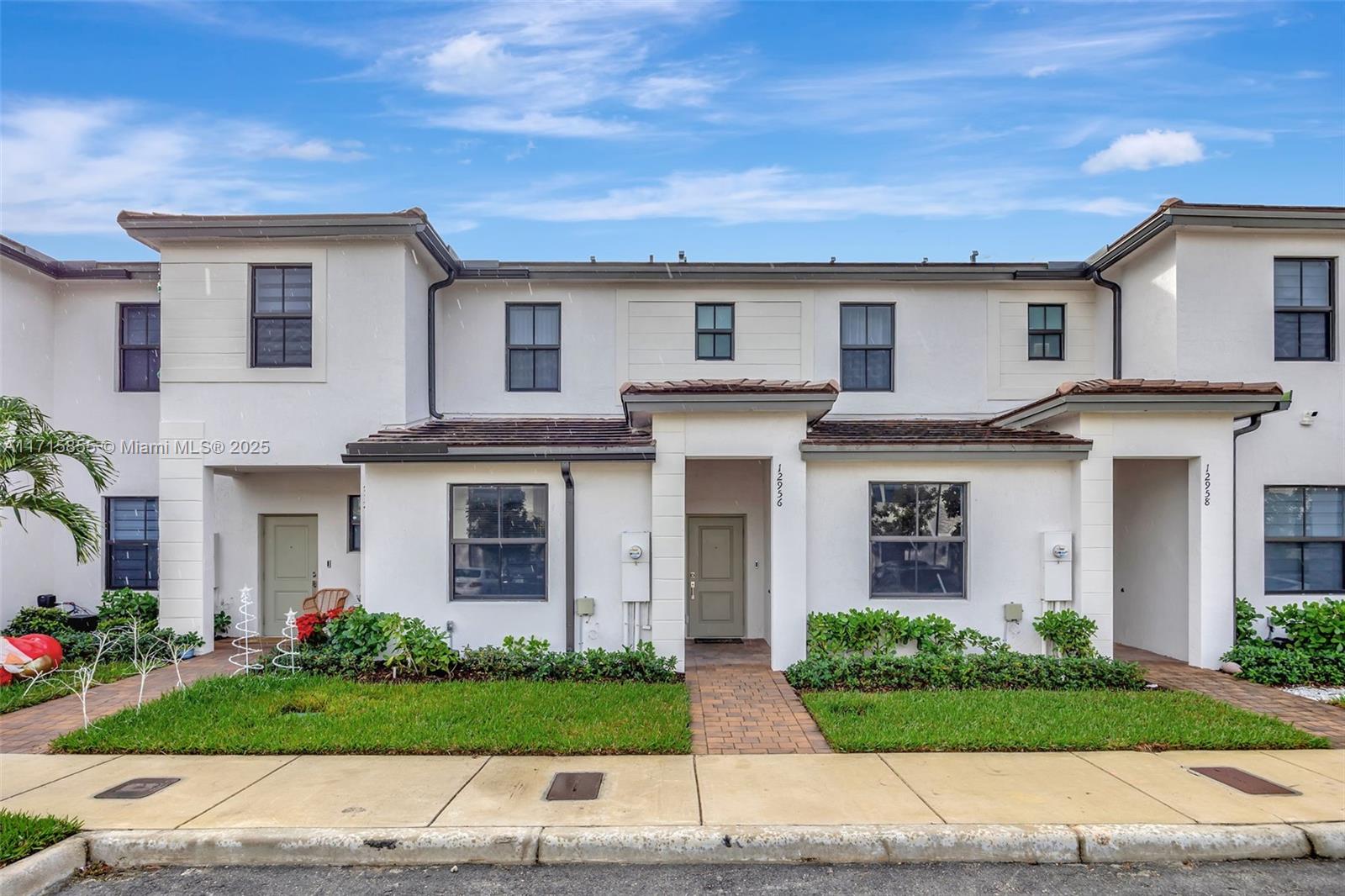 KENDALL ASSEMBLAGE SOUTH - Residential