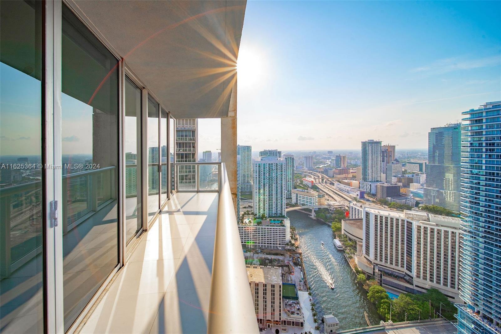 ICONBRICKELL CONDO NO 1 - Residential