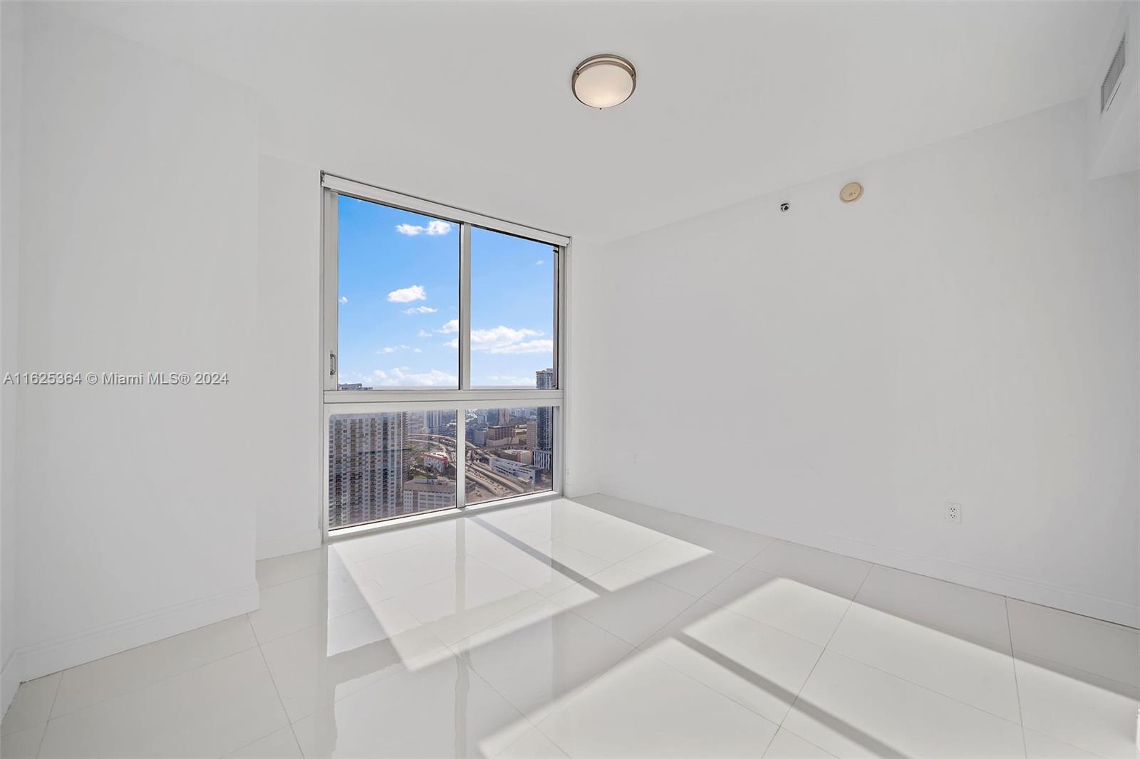 ICONBRICKELL CONDO NO 1 - Residential