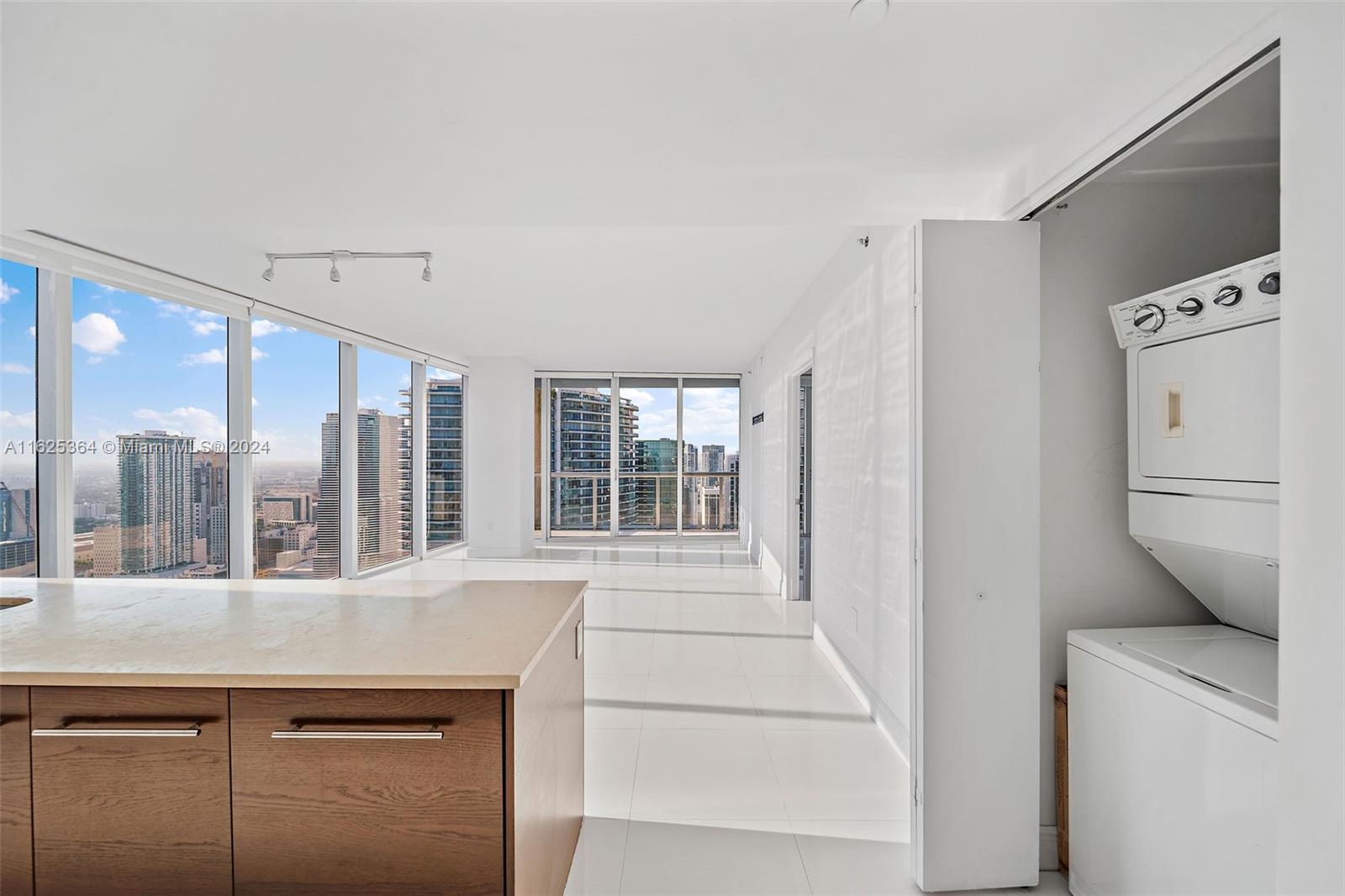 ICONBRICKELL CONDO NO 1 - Residential