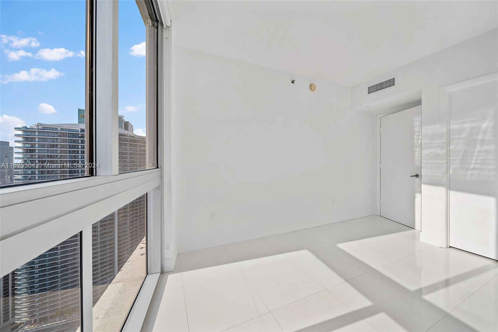 ICONBRICKELL CONDO NO 1 - Residential