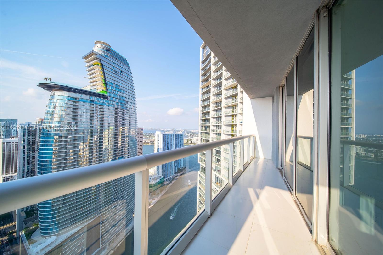ICONBRICKELL CONDO NO 1 - Residential