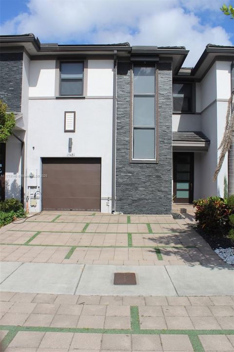 15481 NW 91st Ct Miami Lakes FL 33018