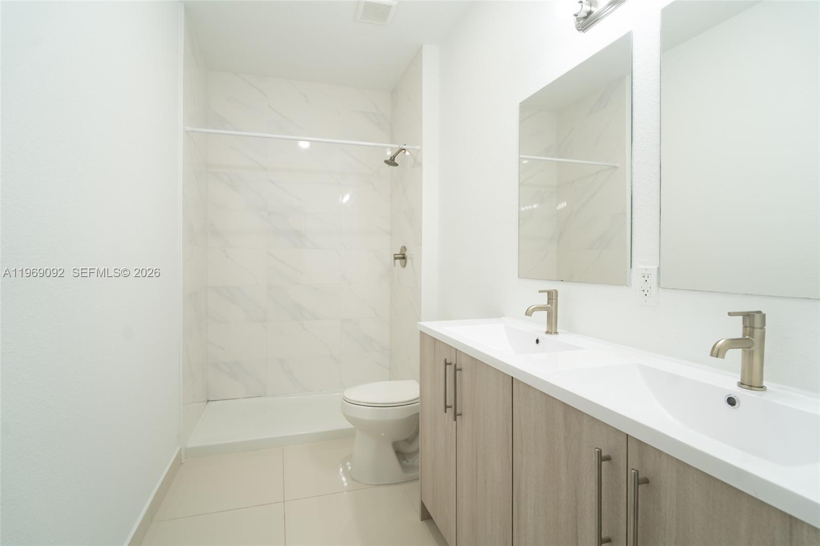 AURORA AT GRAND PALMS - Residential Lease