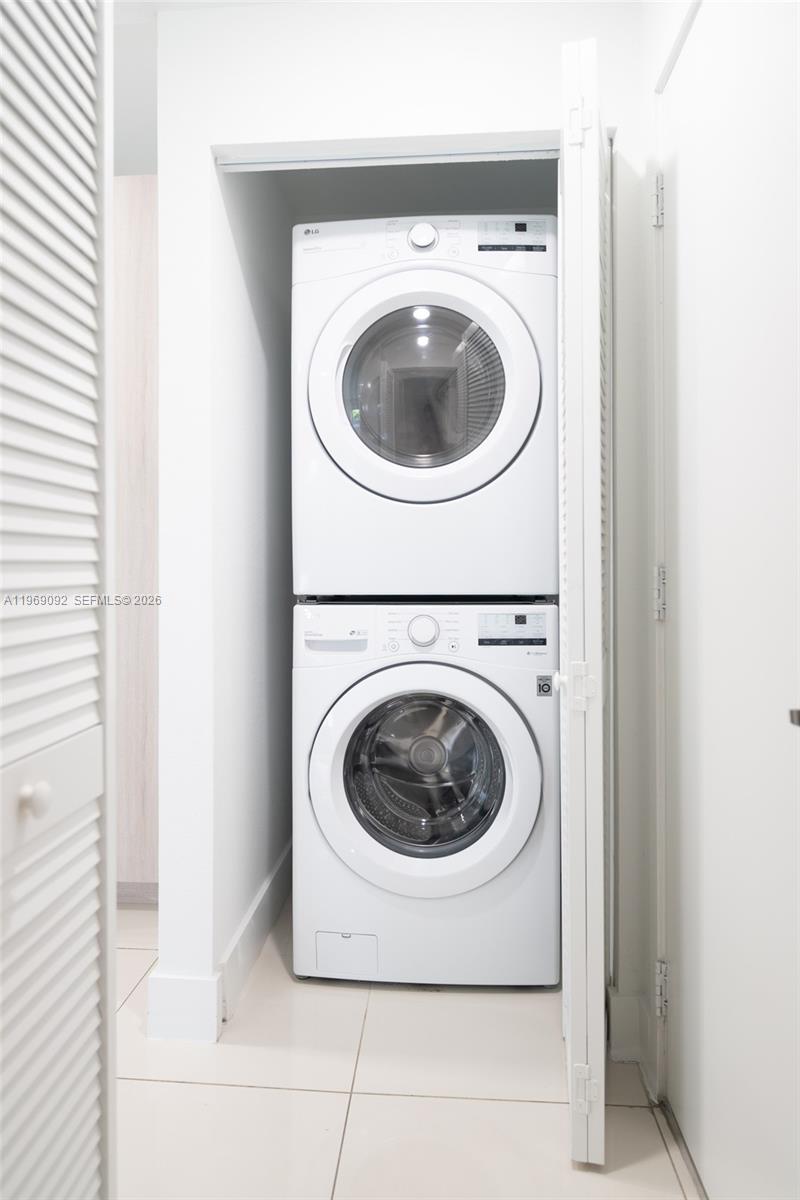 AURORA AT GRAND PALMS - Residential Lease