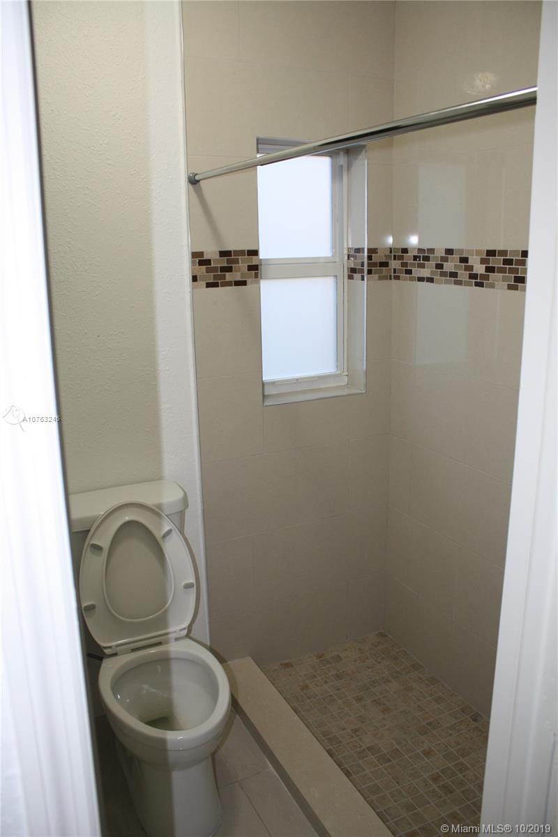 SILVER BLUFF EST SEC C - Residential Lease