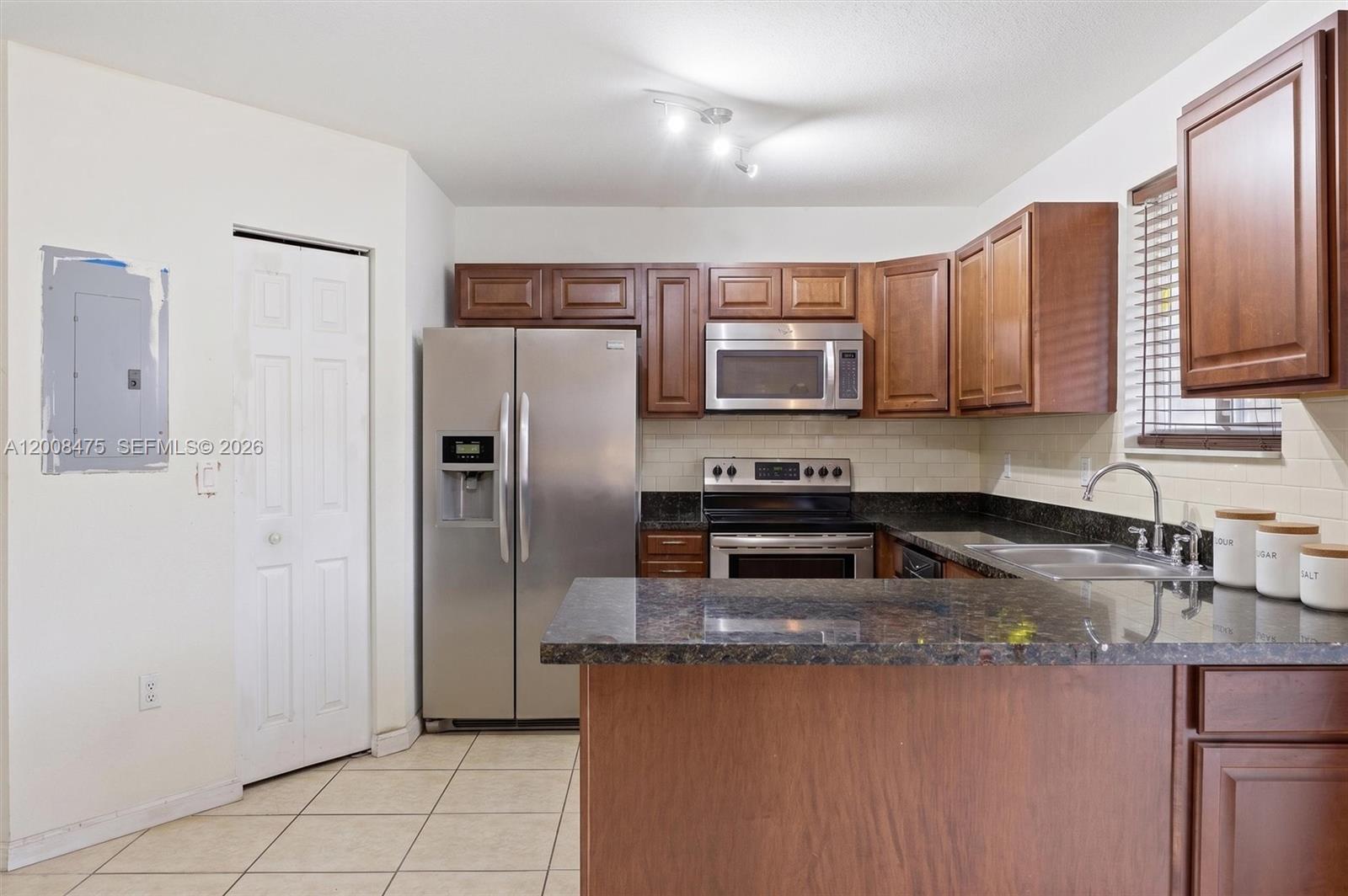 MIRAGE AT SAILBOAT COVE - Residential
