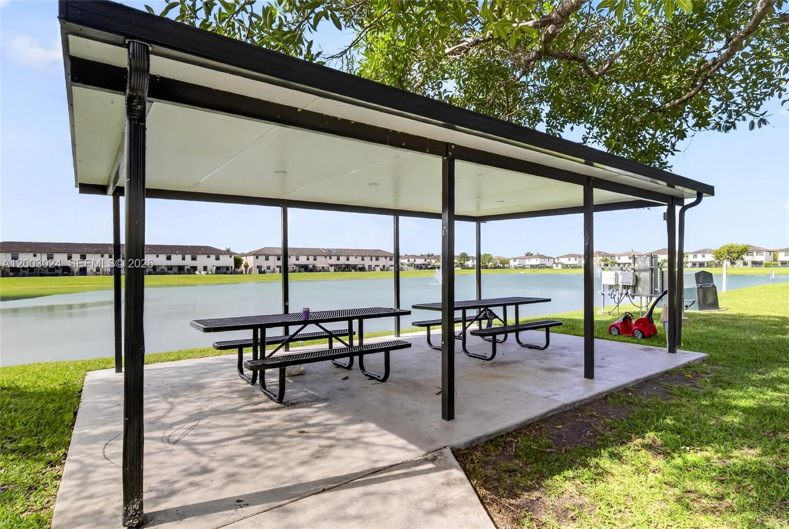 COCO PALM ESTATES - Residential