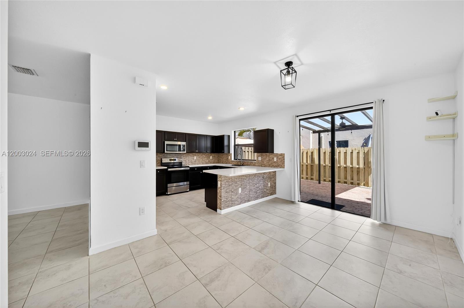 COCO PALM ESTATES - Residential