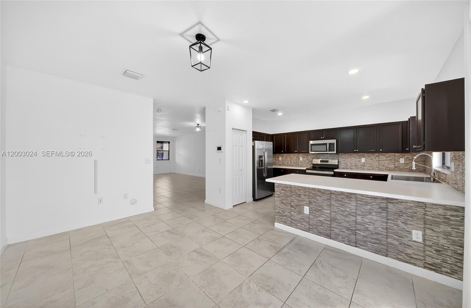 COCO PALM ESTATES - Residential