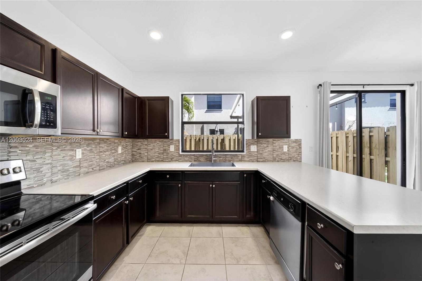 COCO PALM ESTATES - Residential