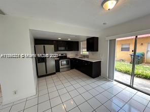 ROYAL OAKS TOWNHOUSE 6 CO - Residential Lease