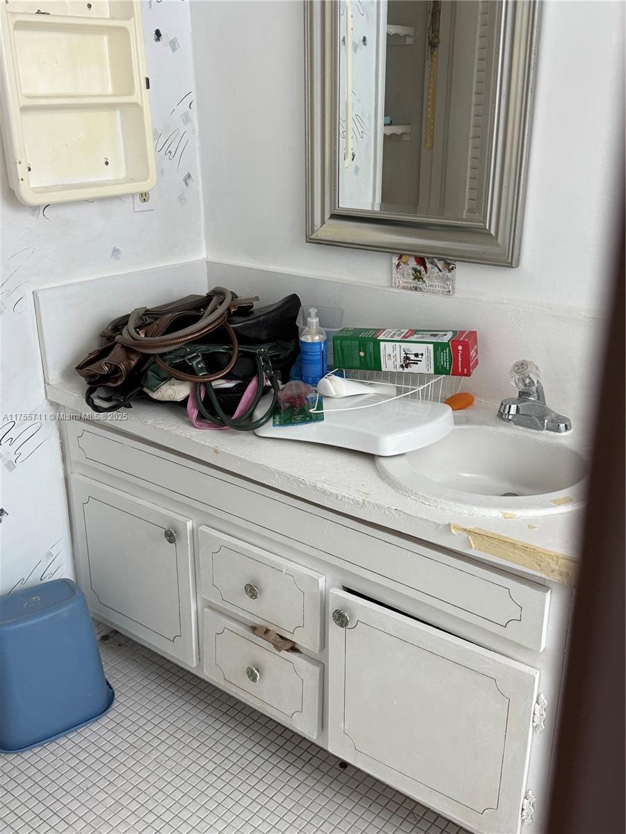 SIXTH MOORINGS CONDO - Residential