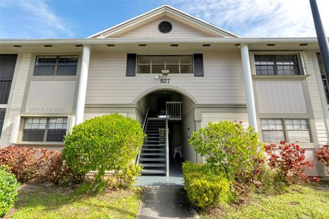 927 NE 199th St 202 Miami FL 33179