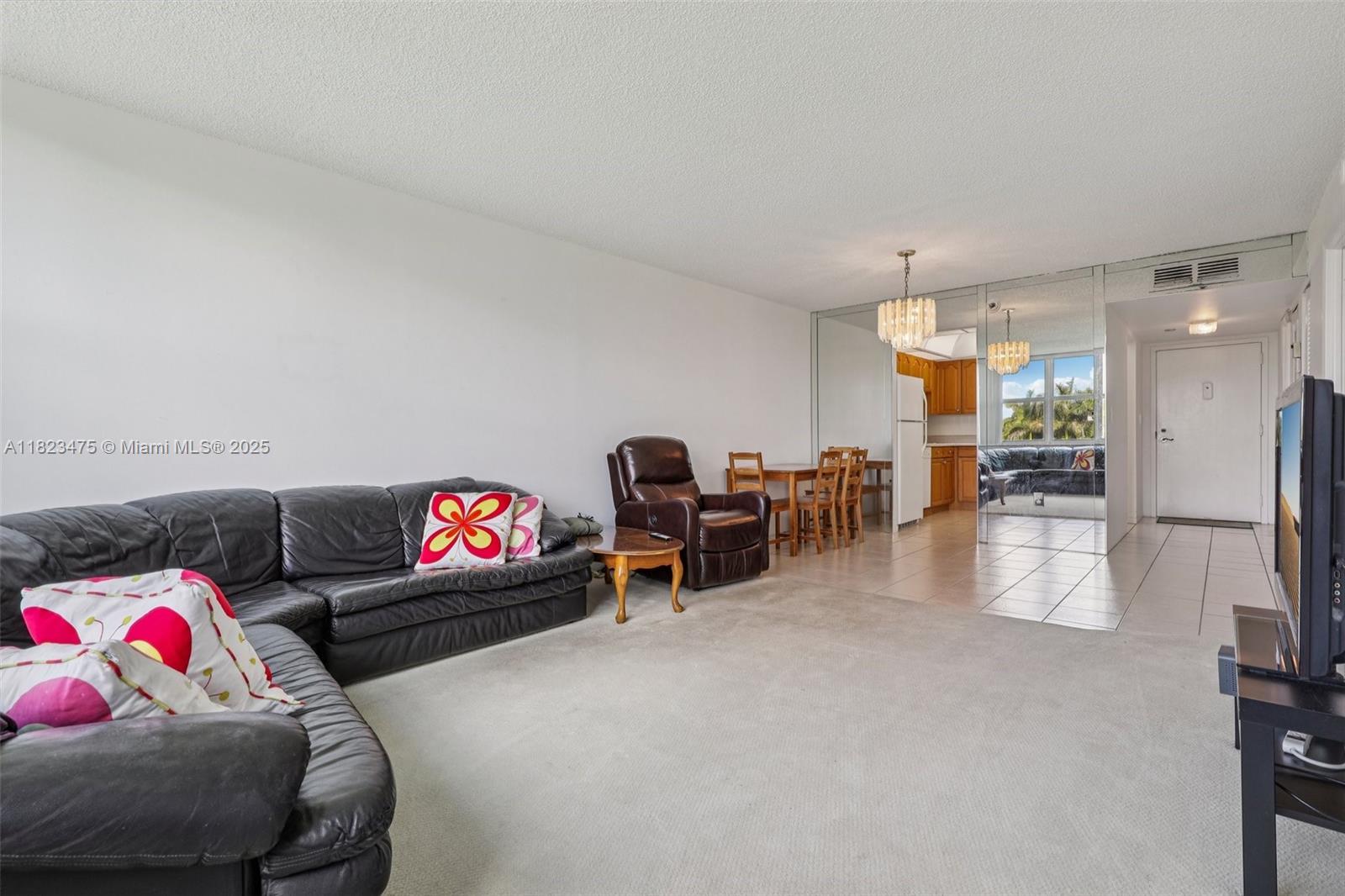 900 Saint Charles Pl 420
