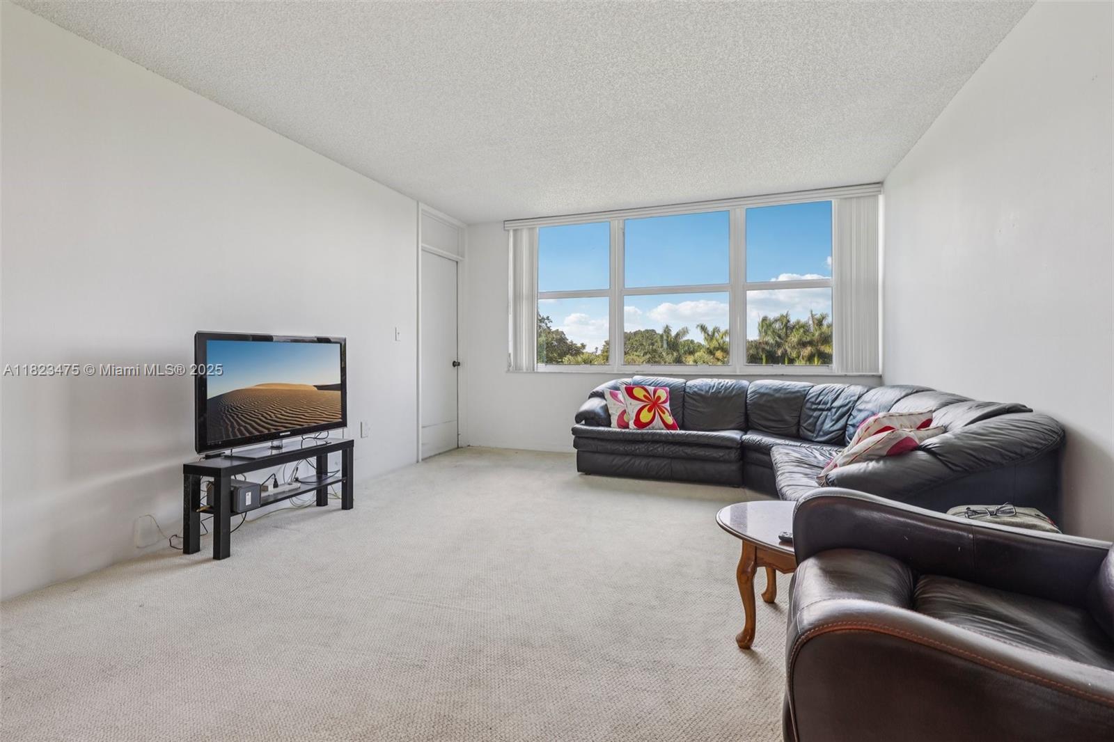 900 Saint Charles Pl 420