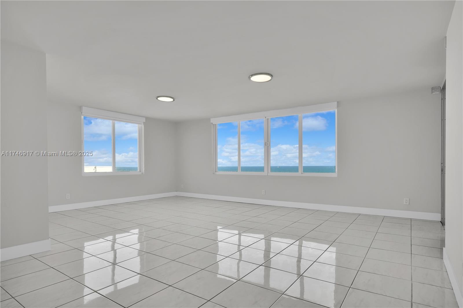 THE CARRIAGE HOUSE CONDO - Residential Lease