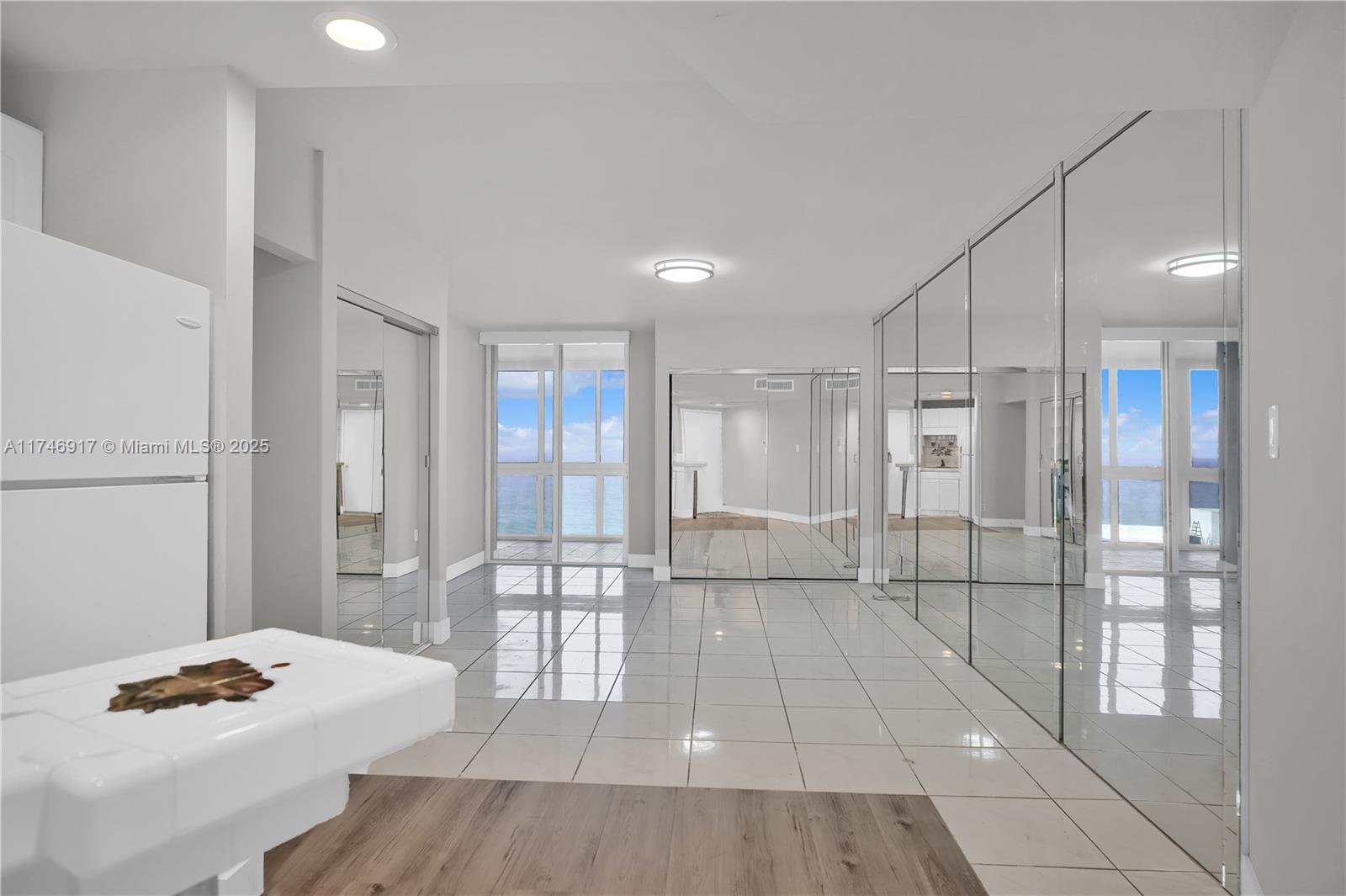 THE CARRIAGE HOUSE CONDO - Residential Lease