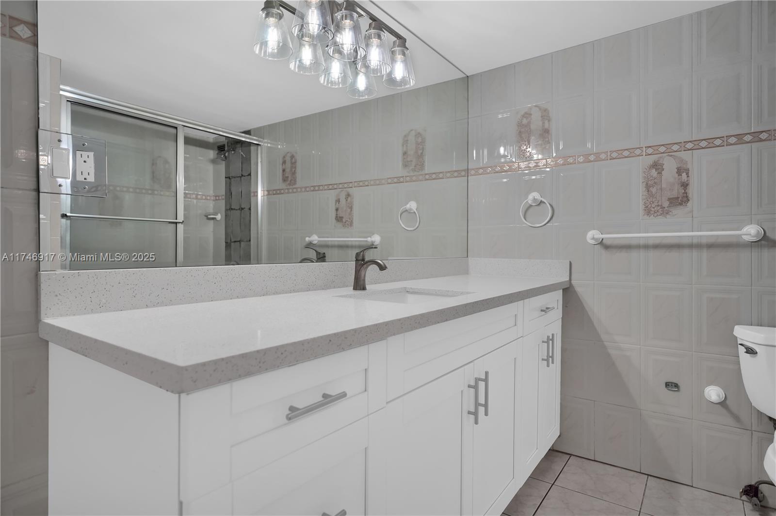 THE CARRIAGE HOUSE CONDO - Residential Lease