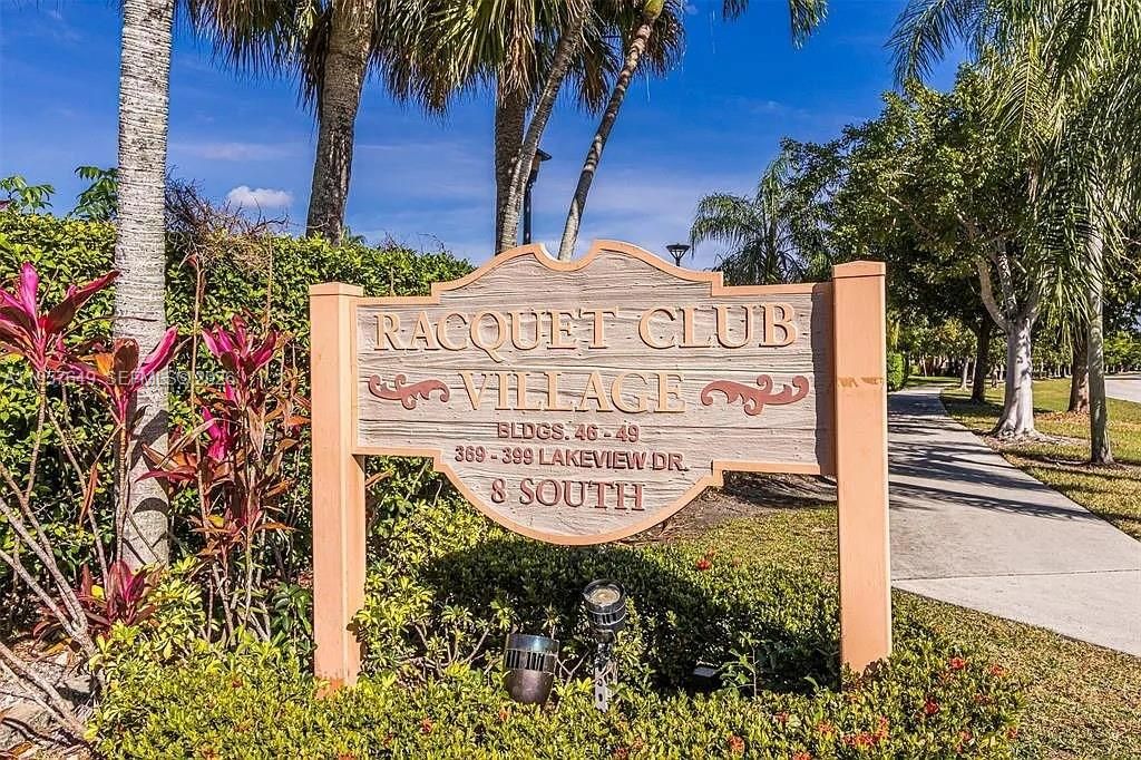 Photo of 369 Lakeview Dr #101, Weston, FL 33326 (MLS # A11957649)