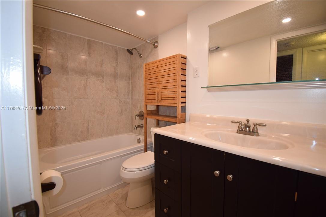 344 SW 1st St 1