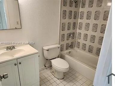 LAKESIDE CONDO AT LAUDERD - Residential