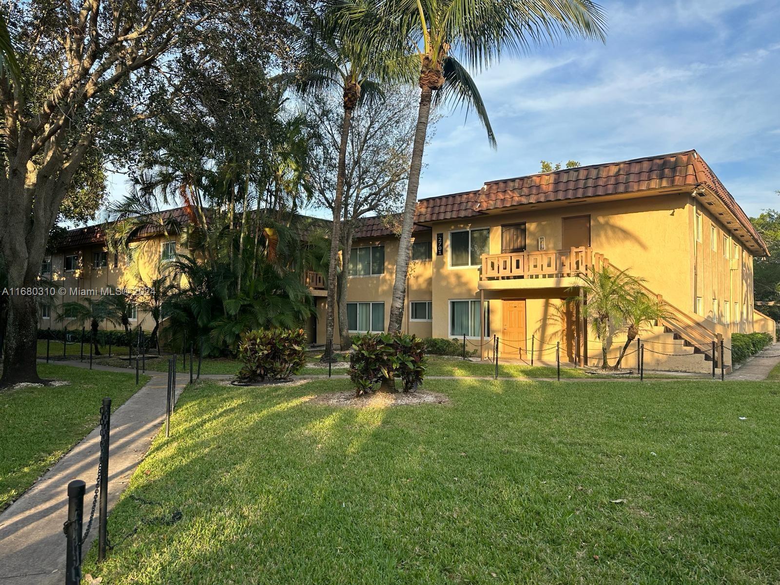 LAKESIDE CONDO AT LAUDERD - Residential