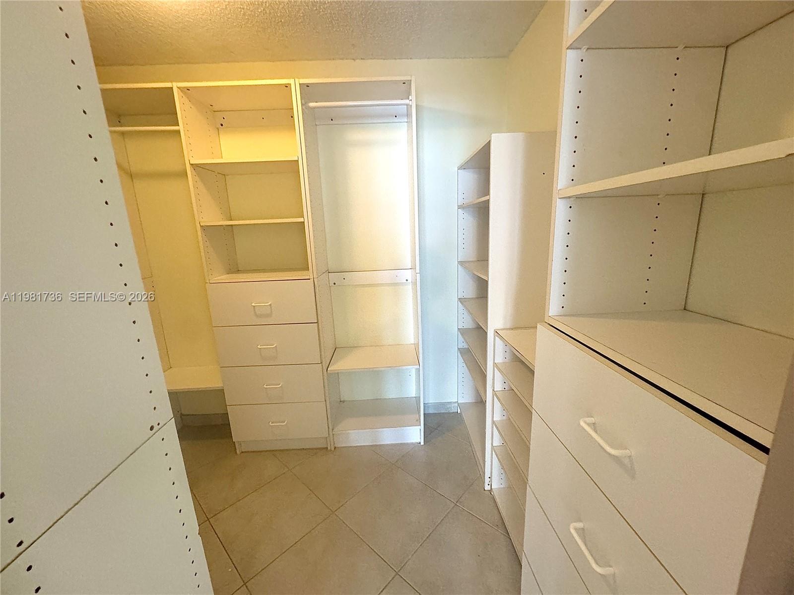 AVANT GARDE CONDO - Residential Lease