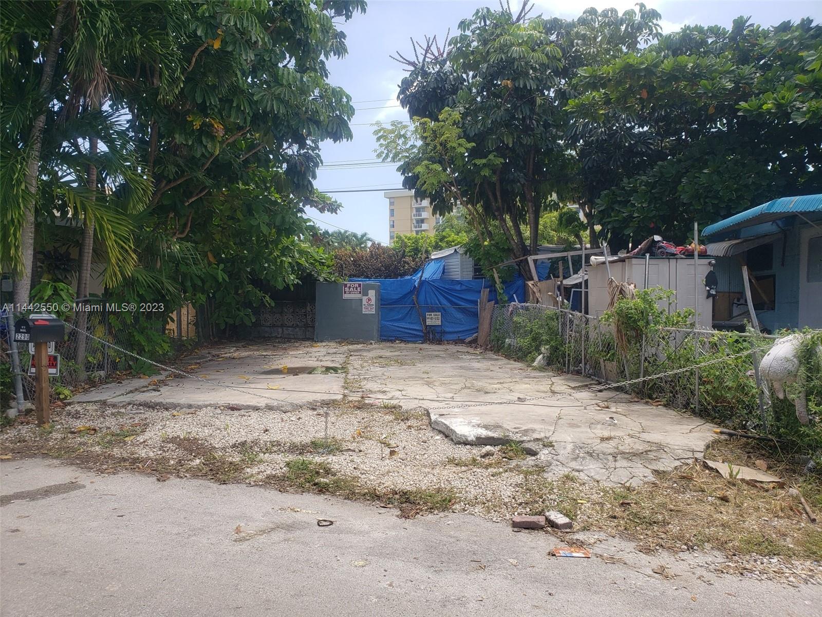 GREAT LAND FOR SALE IN NORTH MIAMI BEACH.