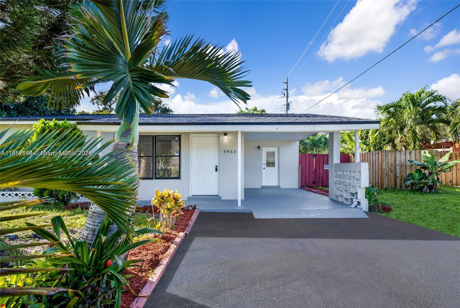 Rent this beautiful, completely remodeled property, spacious 2/2 with a big pool.
2 minutes from the hard rock, publix and places of worship accross the street!
Enjoy all the good that central Hollywood has to offer - close to everything.
Available for rent or sale.
Move in with first last and security deposit. Available immidately schedule your showing today.