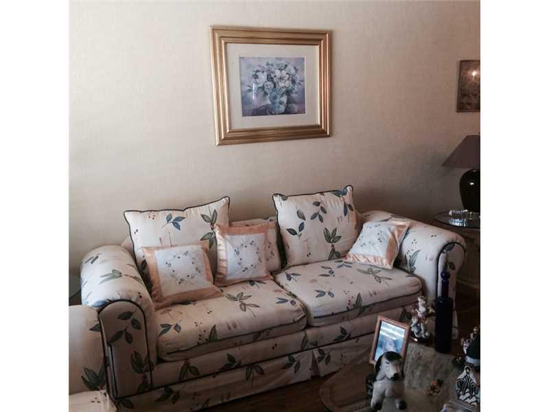 39-40 54 41 EAST SHENANDO - Residential