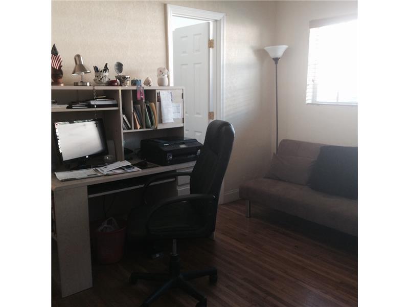 39-40 54 41 EAST SHENANDO - Residential