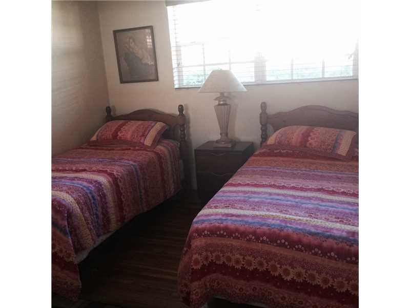 39-40 54 41 EAST SHENANDO - Residential