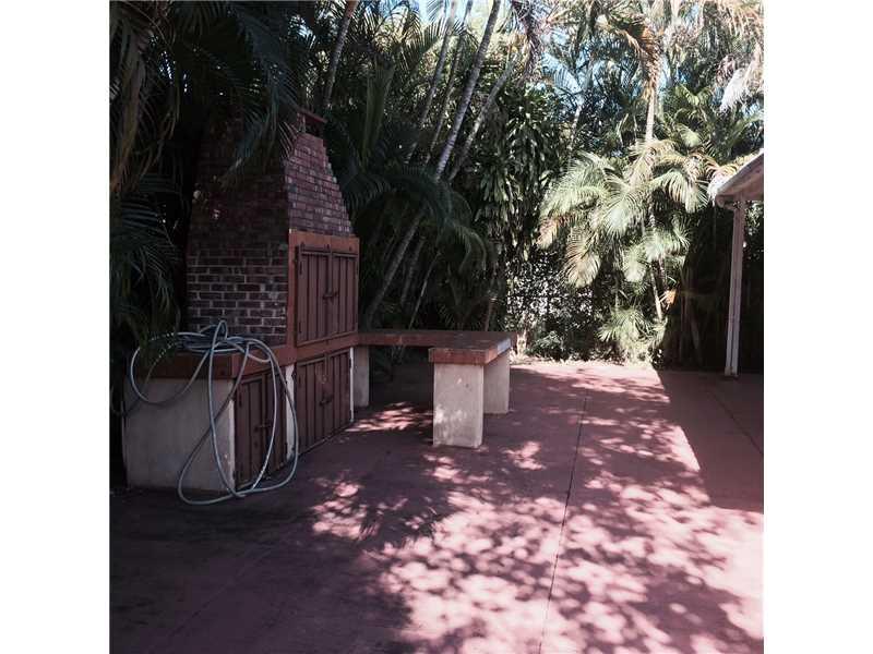 39-40 54 41 EAST SHENANDO - Residential