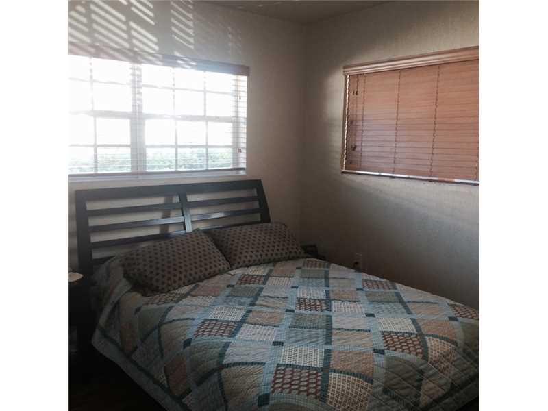 39-40 54 41 EAST SHENANDO - Residential