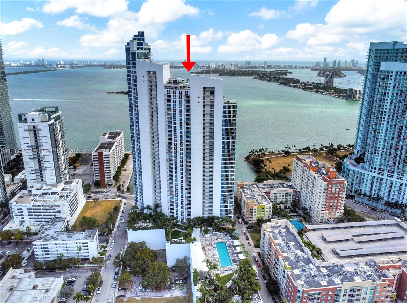 PARAMOUNT BAY CONDO - Residential